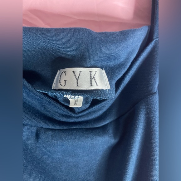 Women’s GYK medium open shoulder sleeved blue top - Picture 3 of 6